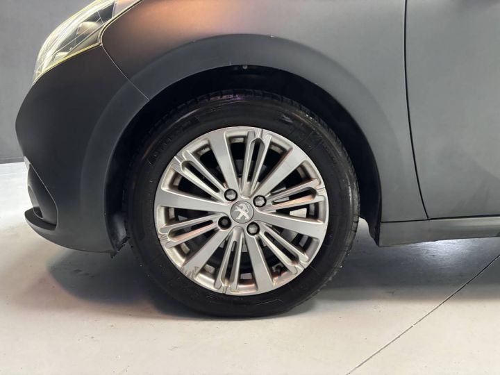 Peugeot 208 1.2 82 Allure Gris Foncé - 20