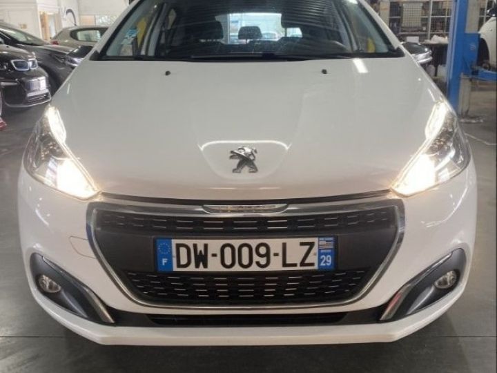 Peugeot 208 1.2 82CH ALLURE 5P Blanc - 1