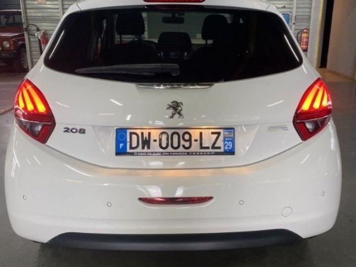 Peugeot 208 1.2 82CH ALLURE 5P Blanc - 10