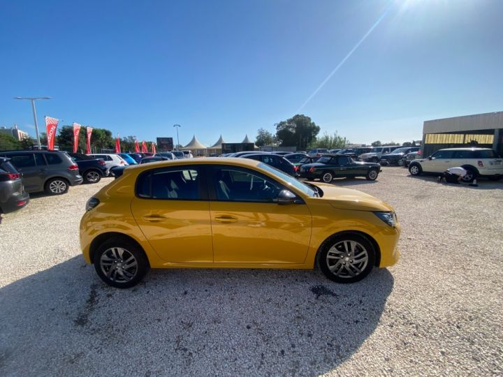 Peugeot 208 1.2 PTEC Style Jaune - 8