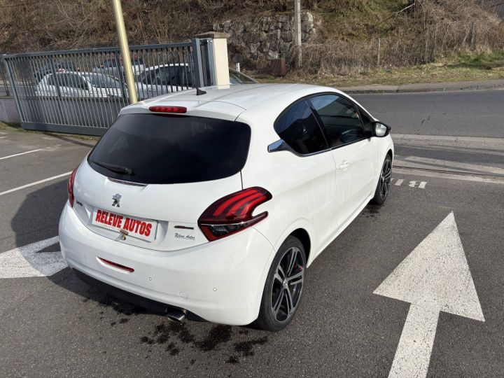 Peugeot 208 1.2 PureTech 110ch GT Line S&S 3p  - 6