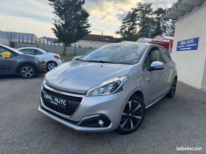 Peugeot 208 1.2 PureTech 110ch Tech Edition S&S 5p Argent - 1