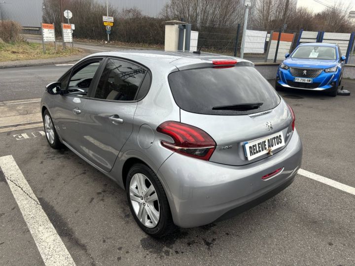 Peugeot 208 1.2 PureTech 82ch E6.2 Evap Signature 5p GRIS - 4