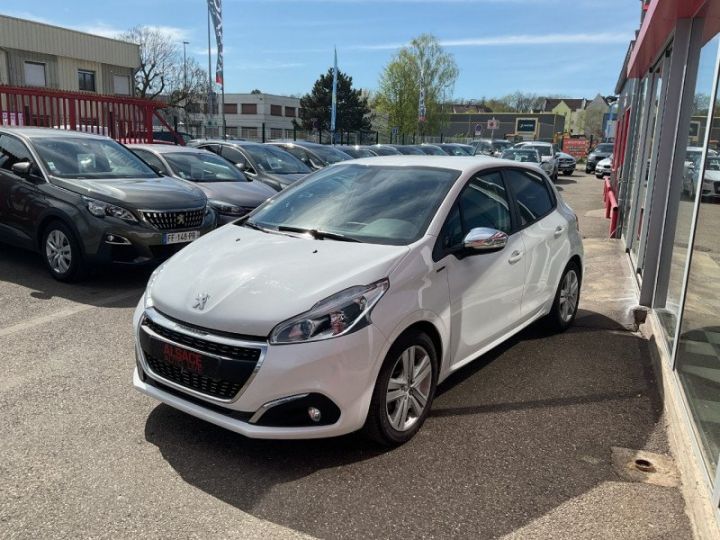 Peugeot 208 1.2 PURETECH 82CH E6.C SIGNATURE 5P Blanc - 3