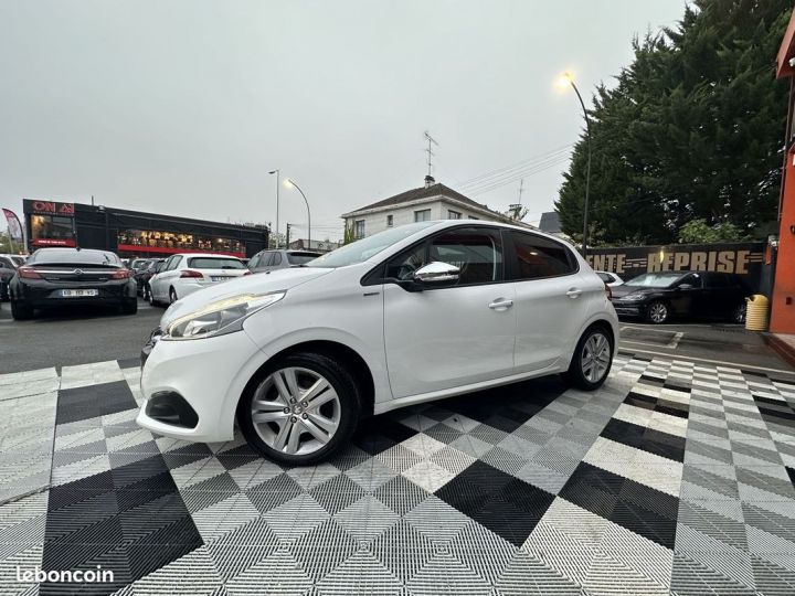 Peugeot 208 1.2 PURETECH 82CH STYLE 5P Blanc - 2