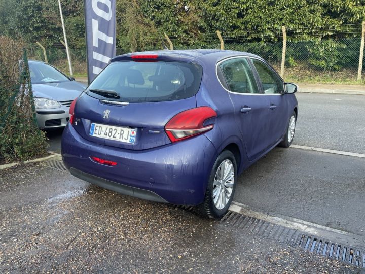 Peugeot 208 1.2 PURETECH  82CV Bleu Laqué - 12