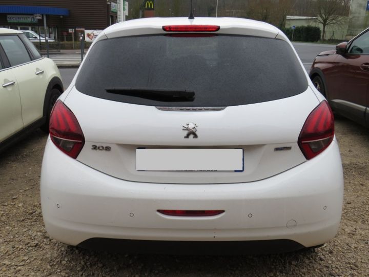 Peugeot 208 1.2 VTi 12V 82 cv Blanc - 4