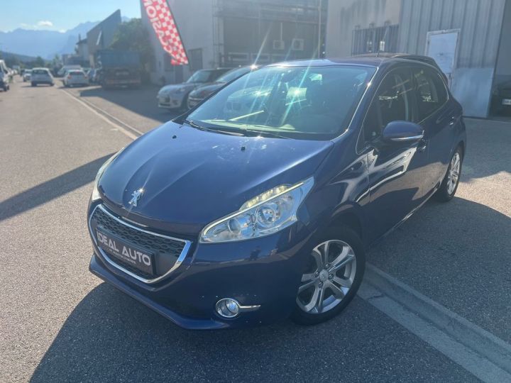 Peugeot 208 1.2 VTI 82 Allure 5P Violet - 1