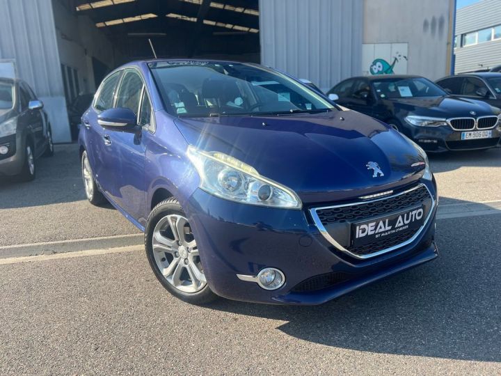 Peugeot 208 1.2 VTI 82 Allure 5P Violet - 3