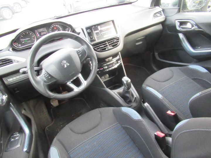 Peugeot 208 1.2 VTi 82ch BVM5 Allure Gris Foncé - 7