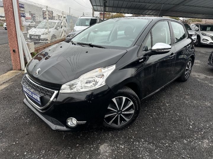 Peugeot 208 1.2 VTi 82ch Urban Soul Noir - 1