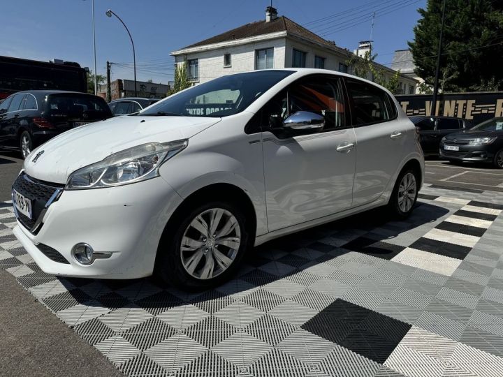 Peugeot 208 1.2 VTI ACTIVE 5P Blanc - 1