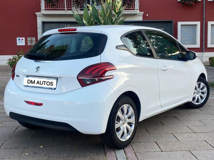 Peugeot 208 1.2i active 111 105 kms 2015 Blanc - 4