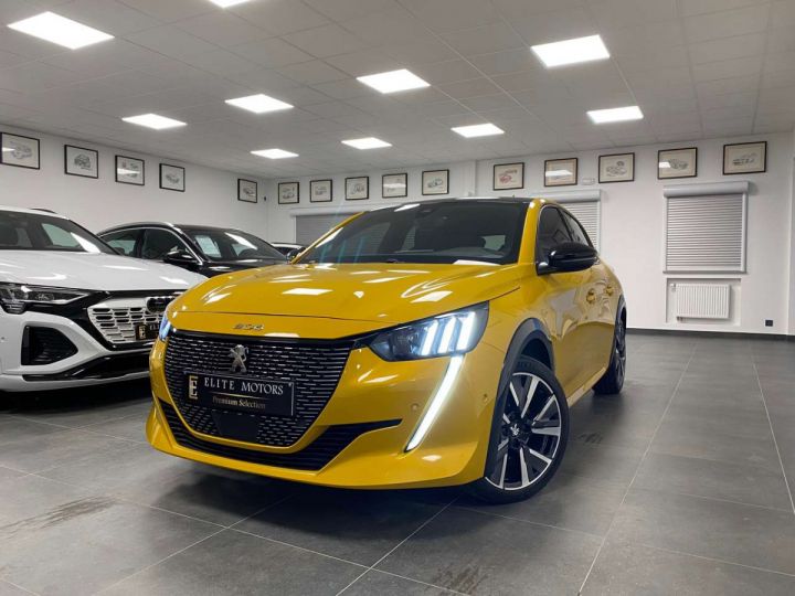 Peugeot 208 1.2i GT-LINE-Cockpit 3D- Cam360- Dab- Nav Jaune Métallisé - 1