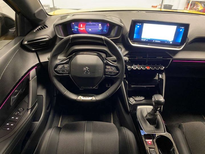 Peugeot 208 1.2i GT-LINE-Cockpit 3D- Cam360- Dab- Nav Jaune Métallisé - 12