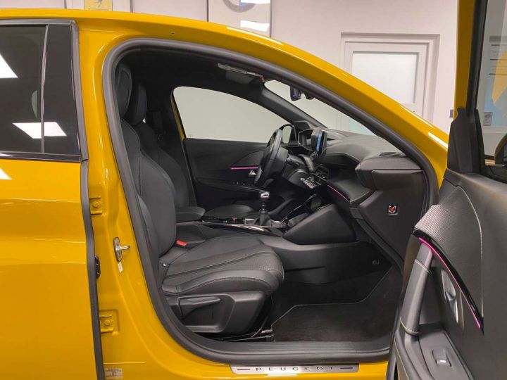 Peugeot 208 1.2i GT-LINE-Cockpit 3D- Cam360- Dab- Nav Jaune Métallisé - 22