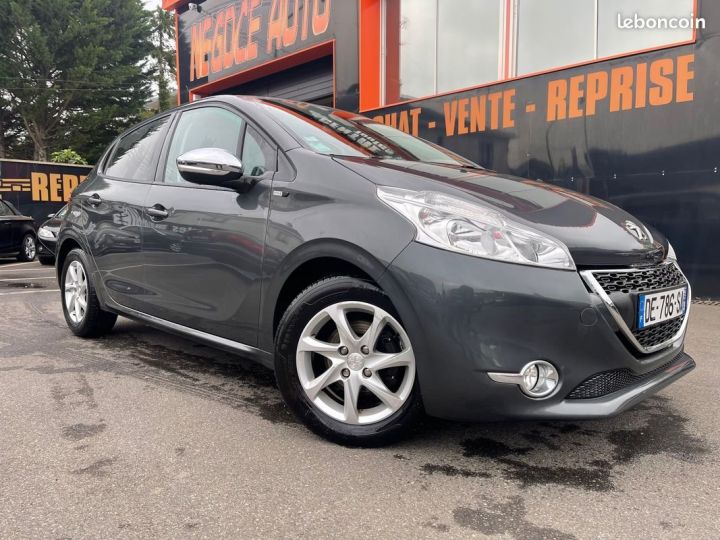 Peugeot 208 1.4 hdi 68 style 5p Gris - 1