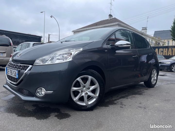 Peugeot 208 1.4 hdi 68 style 5p Gris - 4