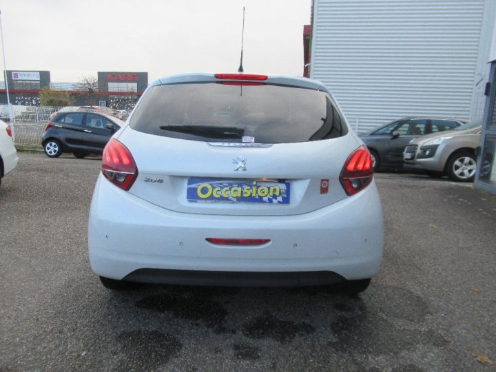 Peugeot 208 1.6 BlueHDi 100ch BVM5 Roland Garros Blanc - 5