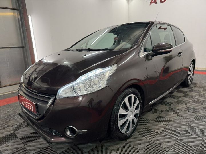 Peugeot 208 1.6 e-HDi 115ch BVM6 Allure +TOIT PANO+JBL+SIEGES CUIR+NAV Beige - 2