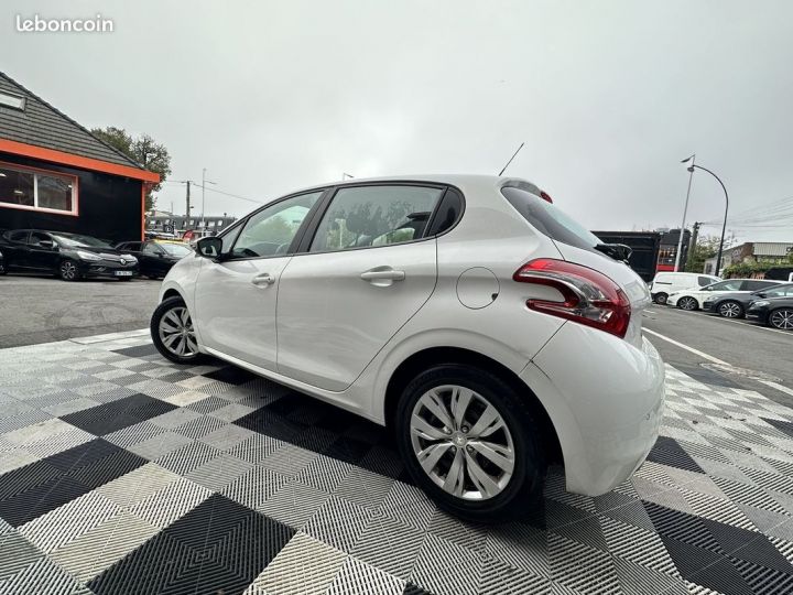 Peugeot 208 1.6 E-HDI FAP ALLURE 5P Blanc - 8