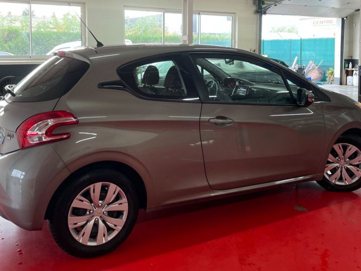 Peugeot 208 1.6 HDI 92 ACTIVE  - 4