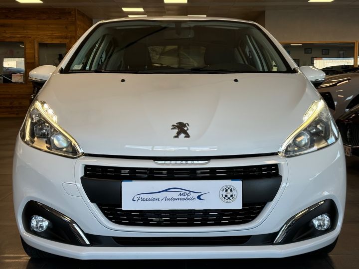 Peugeot 208 (2) 1.2 PURETECH 82 S&S ACTIVE 5P Blanc verni - 5