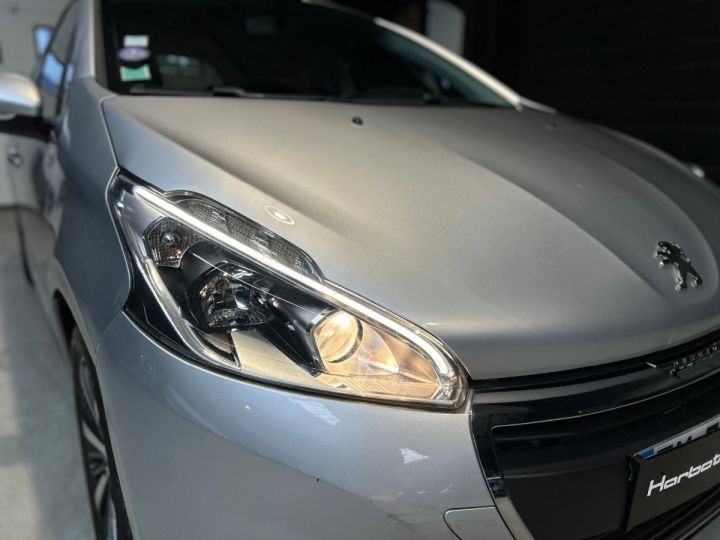 Peugeot 208 ACTIVE 1.2 82 cv BVM5 - CARPLAY Gris - 32