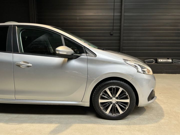 Peugeot 208 ACTIVE 1.2 82 cv BVM5 - CARPLAY Gris - 48