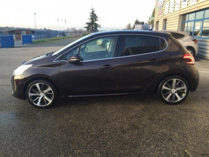 Peugeot 208 FELINE 1.6 E-HDI FAP 115CV 5P BV6     Diesel NOIR ROUGE - 4