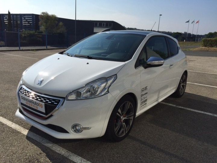 Peugeot 208 GTI 1.6 THP 200CV      Essence BLANCHE - 4