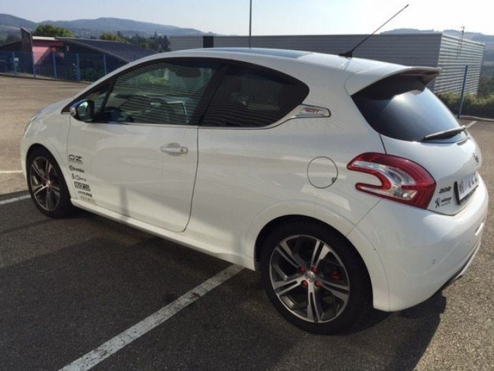 Peugeot 208 GTI 1.6 THP 200CV      Essence BLANCHE - 15