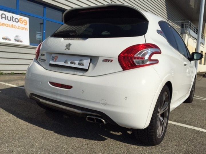 Peugeot 208 GTI 1.6 THP 200CV      Essence BLANCHE - 18