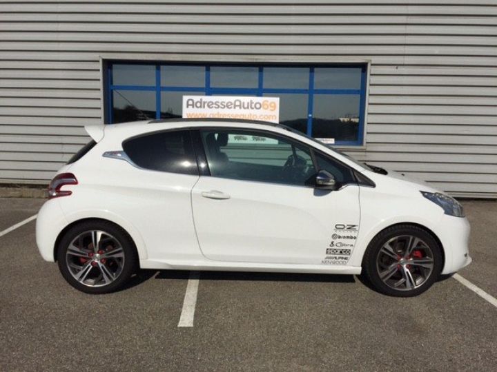 Peugeot 208 GTI 1.6 THP 200CV      Essence BLANCHE - 19