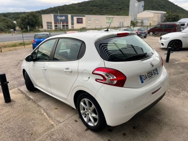 Peugeot 208 MOTEUR VTI Blanc - 4