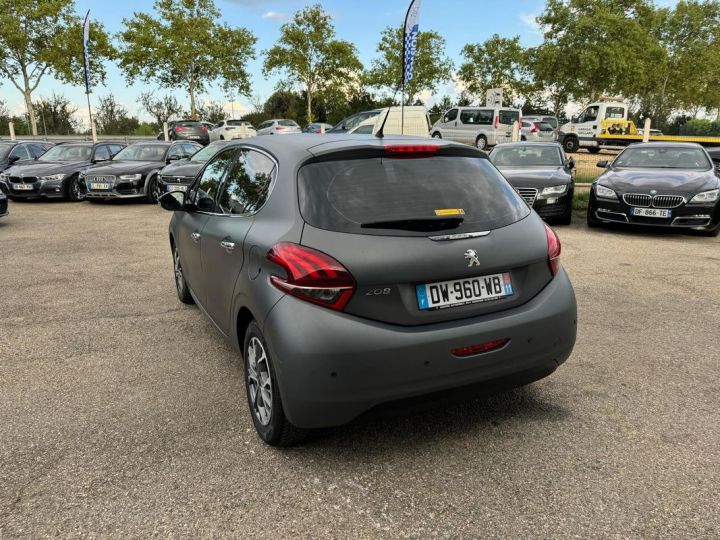 Peugeot 208 Peugeo 12 puretech 82 ch allure Noir - 4