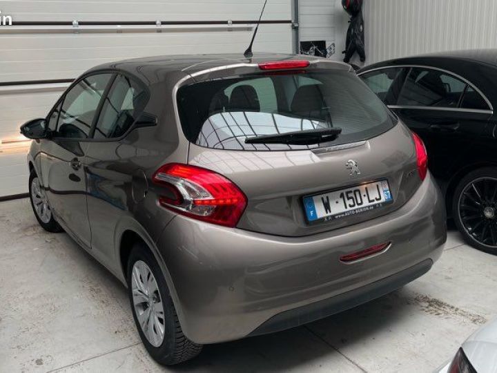 Peugeot 208 Peuteot 1.2 essence kit distribution a jour CRITAIR 1 Gris - 2