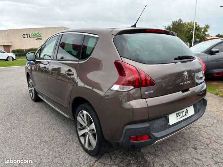 Peugeot 3008 1.6 BlueHDi 120ch Féline S&S Marron - 2