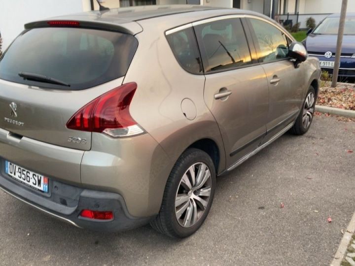 Peugeot 3008 1.6 BLUEHDI 120CH STYLE II S&S EAT6 Gris C - 8