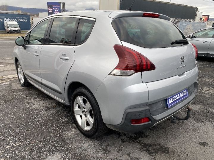 Peugeot 3008 1.6 e-HDi 115ch FAP ETG6 BLUE LION Féline Gris - 9