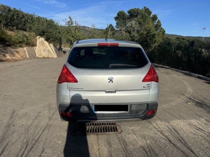 Peugeot 3008 1.6 E-HDI115 FAP ALLURE BMP6 Gris C - 6