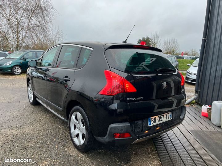 Peugeot 3008 1.6 HDI 112ch PREMIUM Noir - 4