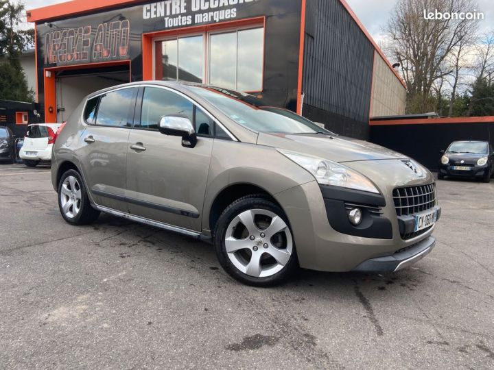 Peugeot 3008 1.6 hdi 115 style Beige - 1