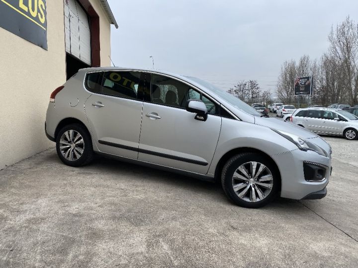 Peugeot 3008  1.6 HDi 115ch  GRIS - 3