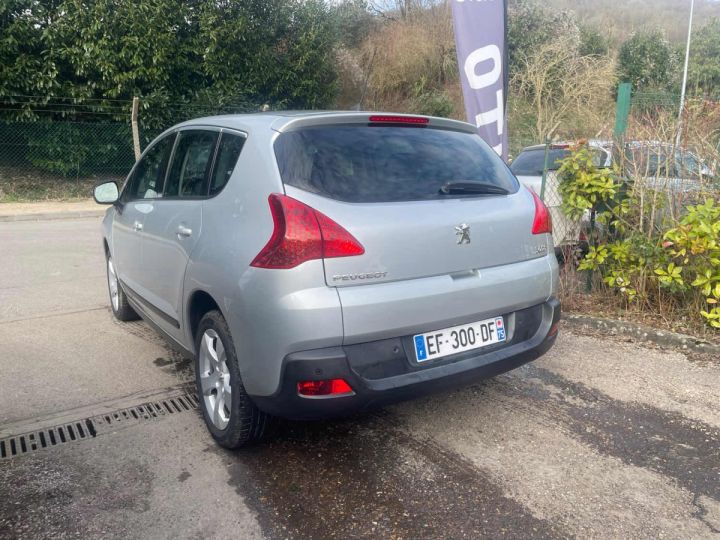 Peugeot 3008 1.6i 16V 120CV Gris Laqué - 11