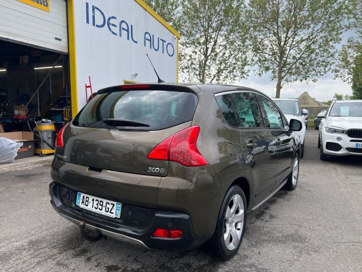 Peugeot 3008 2.0 HDI150 FAP FELINE Marron - 5