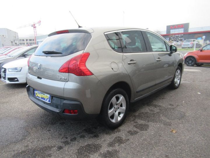 Peugeot 3008 BUSINESS 1.6 HDi 115ch FAP Business Pack Marron - 4