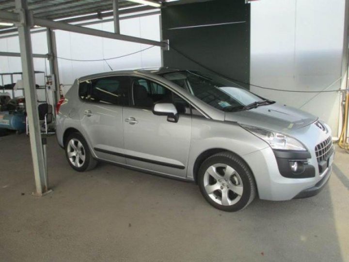 Peugeot 3008 HDI PREMIUM 163CV BV Automatique     Diesel GRIS METAL - 1