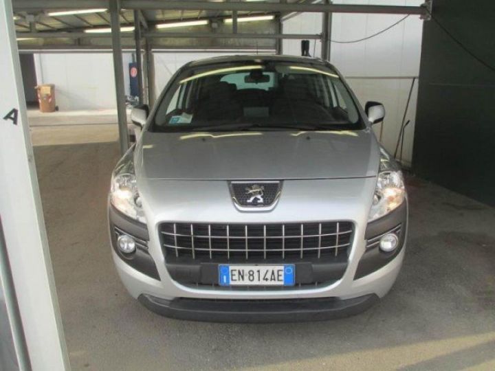 Peugeot 3008 HDI PREMIUM 163CV BV Automatique     Diesel GRIS METAL - 2