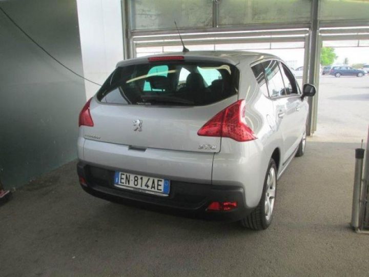 Peugeot 3008 HDI PREMIUM 163CV BV Automatique     Diesel GRIS METAL - 11